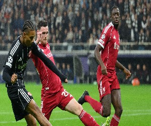 توتنهام يتفاوض لاقتناص روبرتسون