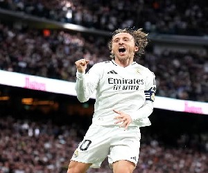 مودريتش يشعل أحلام ناد إنجليزي